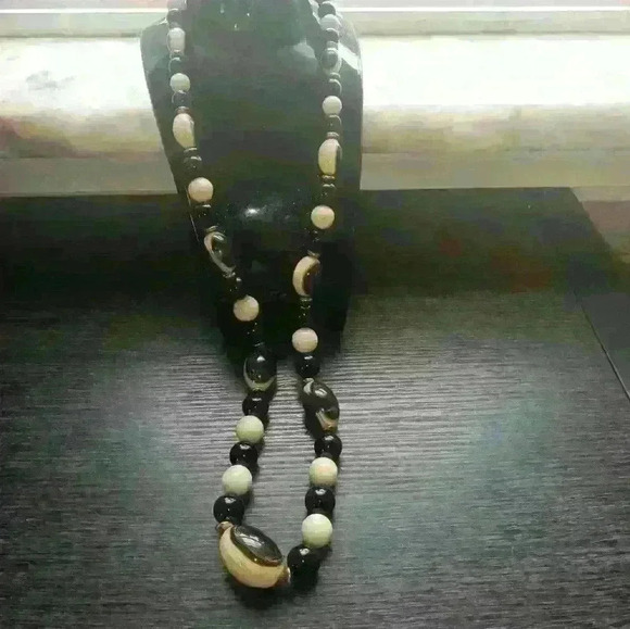 Vintage Jewelry - Vintage large beaded cream gold and black long women's necklace